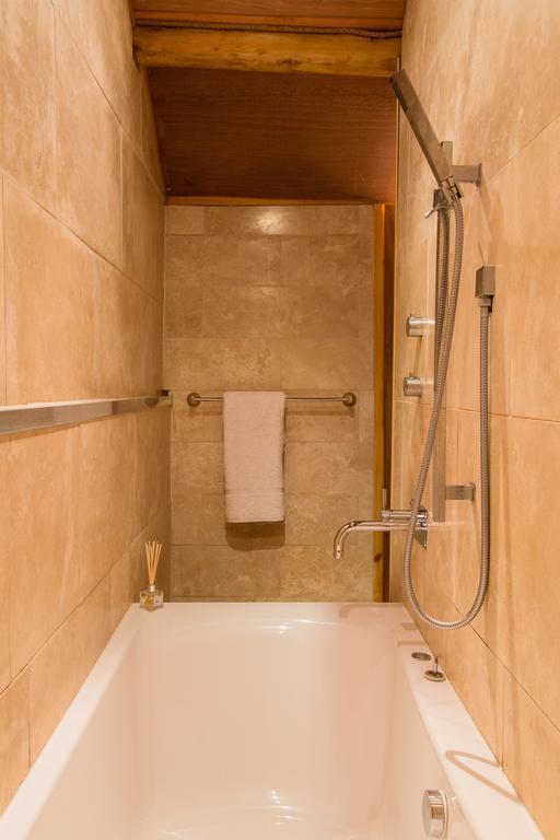 Pinetum Lodge Глостер Номер фото